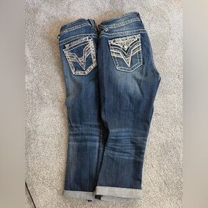 Vigoss Dark Blue Cropped Jeans with Embroidered Pockets